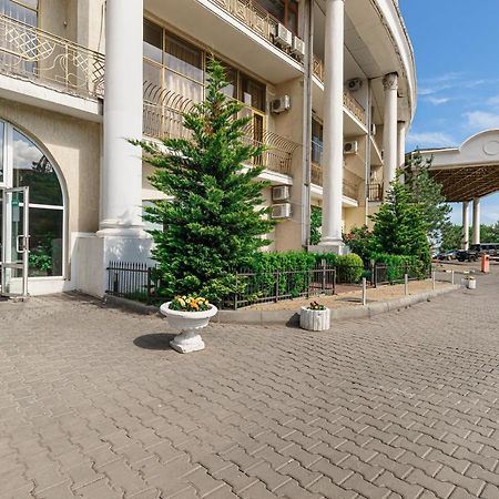 Arcadia Palace 2-Bedrooms Apartment With Terrace オデッサ エクステリア 写真