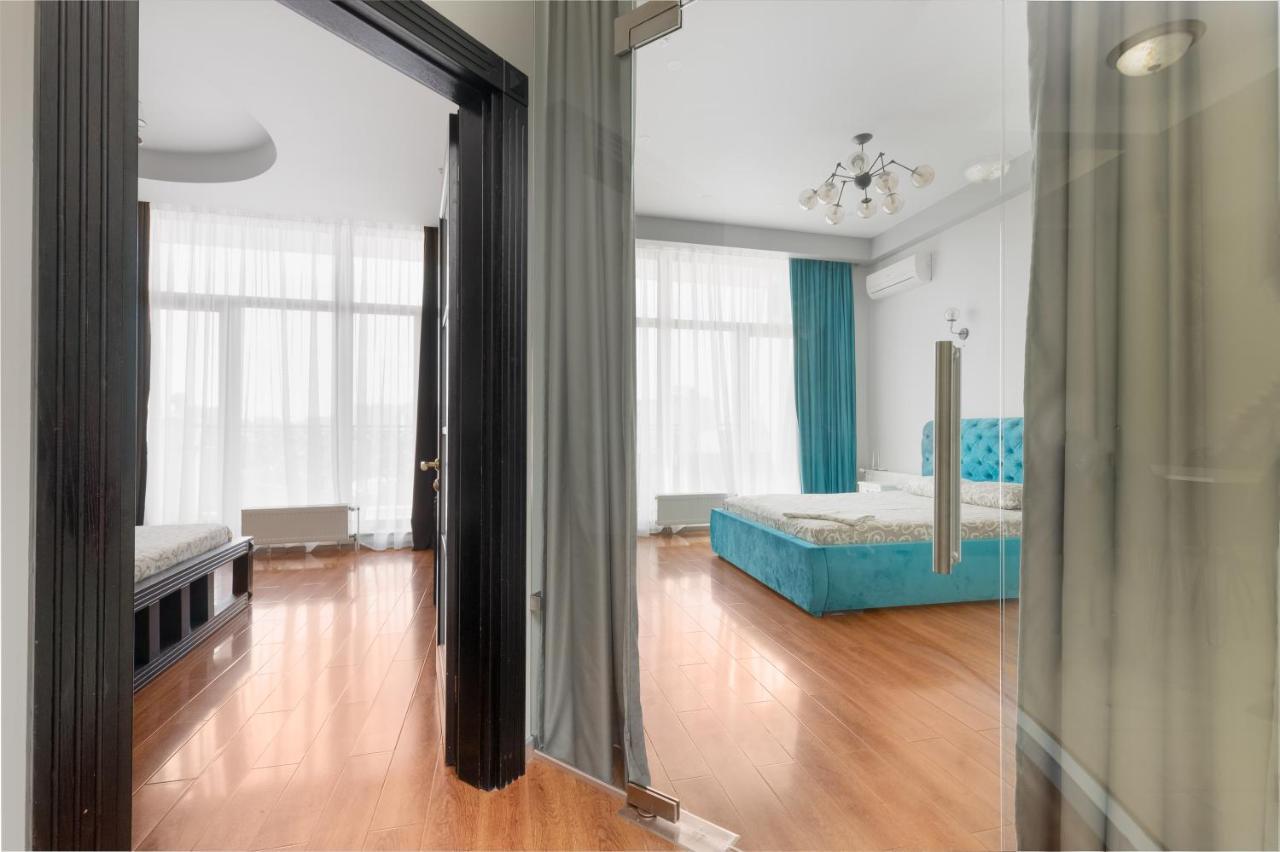 Arcadia Palace 2-Bedrooms Apartment With Terrace オデッサ エクステリア 写真