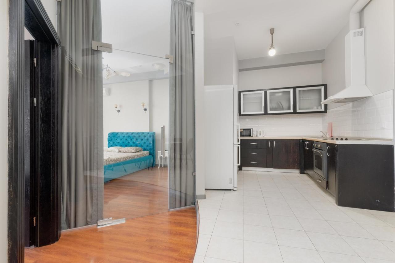 Arcadia Palace 2-Bedrooms Apartment With Terrace オデッサ エクステリア 写真