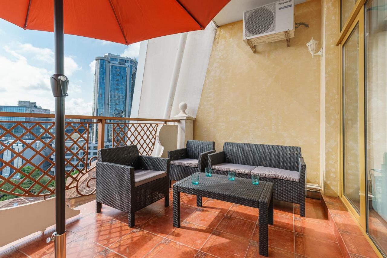 Arcadia Palace 2-Bedrooms Apartment With Terrace オデッサ エクステリア 写真