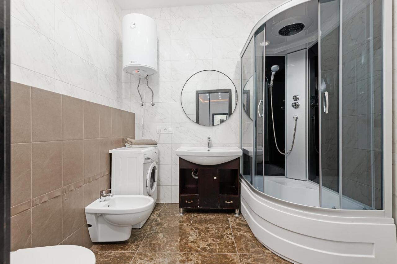 Arcadia Palace 2-Bedrooms Apartment With Terrace オデッサ エクステリア 写真